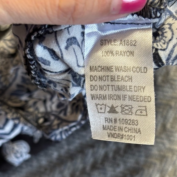 Beautiful Blue and White Flowy Long Sleeve Blouse - Picture 13 of 13